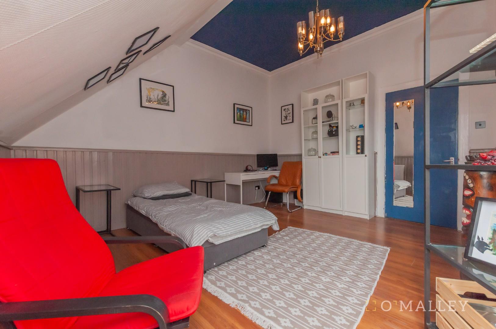16. Bedroom 2 3.jpg